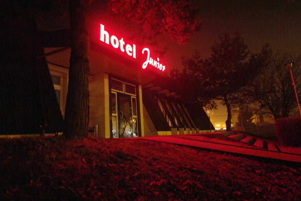 Hotel Junior Замосць Экстерьер фото